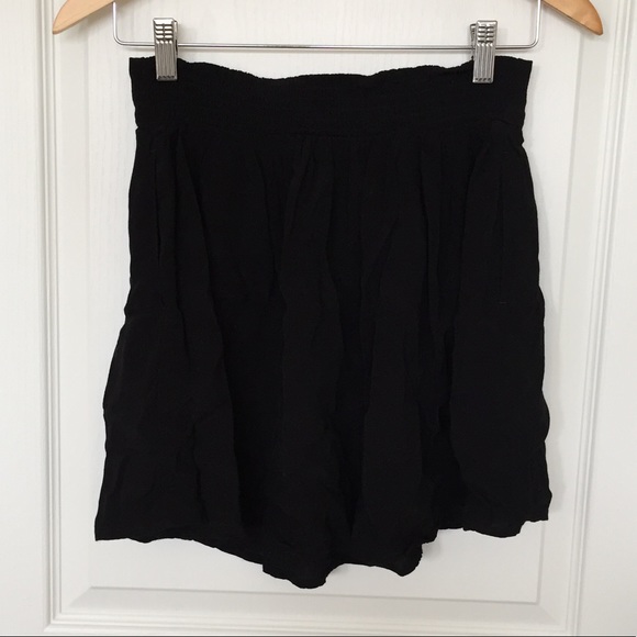 💥 Black Garage Flowy Mini Skirt - Picture 2 of 4